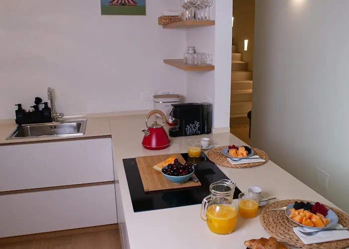 דירה Varanini Luxury Double Bedroom Two And Sauna מילאנו