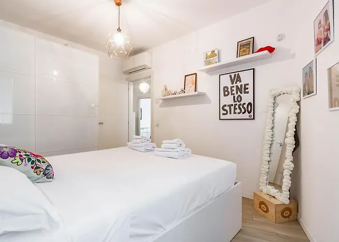 Historic Center-navigli Private Terrace 4 Pax Wifi Appartamento *