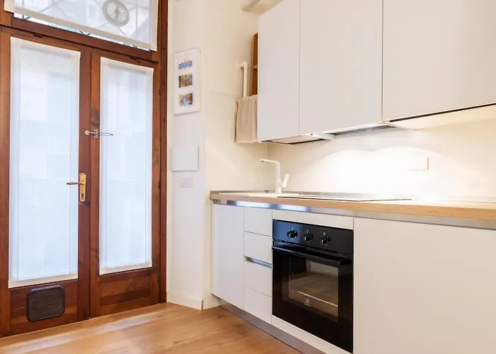 Quiet Only A Few Steps Away From Mm Ptvenezia ميلان