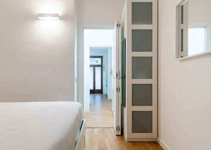 Quiet Only A Few Steps Away From Mm Ptvenezia ميلان