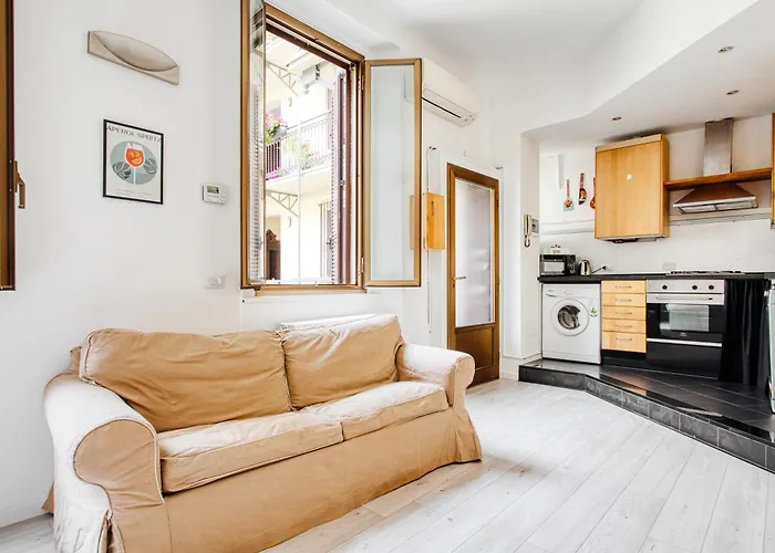 Domusmi Tadino 48 Station * Milão