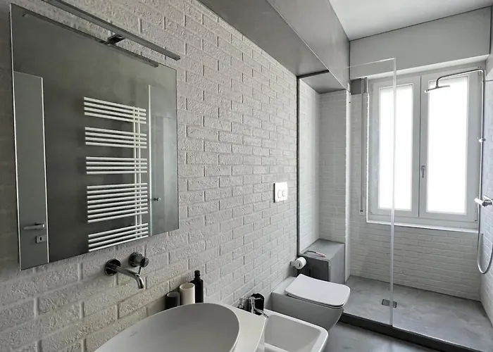 Cozy In Paolo Sarpi With Balcony *