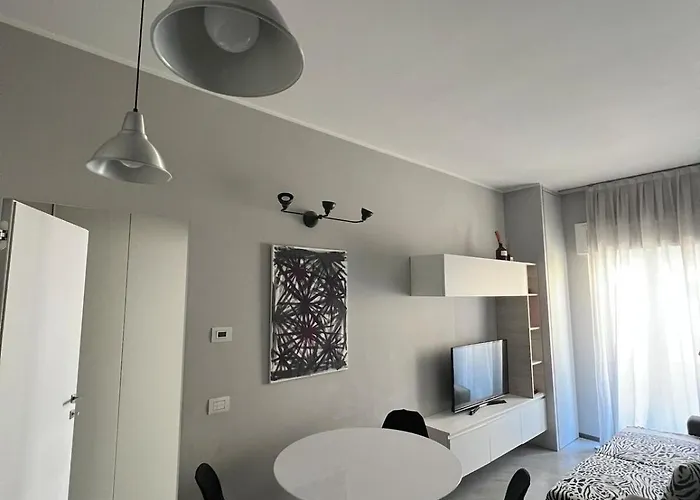 Cozy In Paolo Sarpi With Balcony * ミラノ