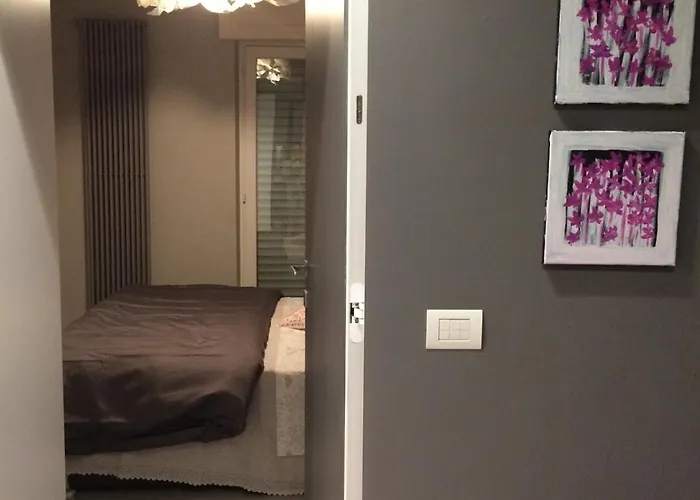 Daire Cozy In Paolo Sarpi With Balcony *