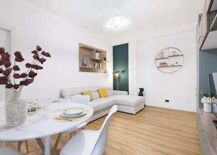 Easylife - Living Raffinato Con Vista In Solari Milano