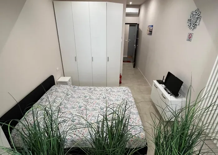 Monolocale Piazza Gambara M1 アパート ミラノ