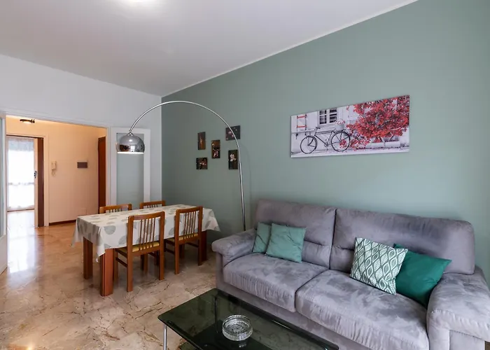 Lejlighed Feels Like *