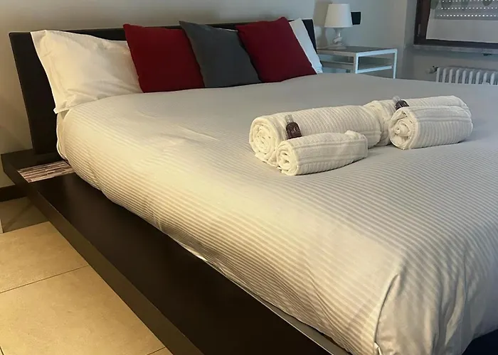 Bwr - Elegant Loft With Terrace, San Siro Apartman