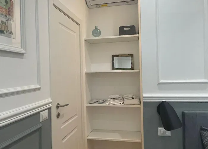 Luxury Center Metro Rossa Porta Venezia * 밀라노