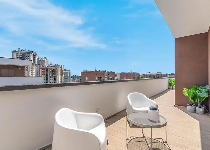 Airy With Balcony & Garage By Ndp Rent * Mailand