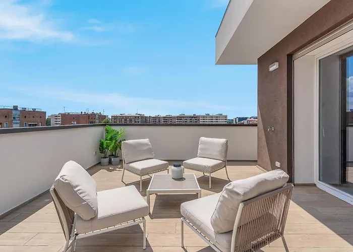 Airy With Balcony & Garage By Ndp Rent Apartament *