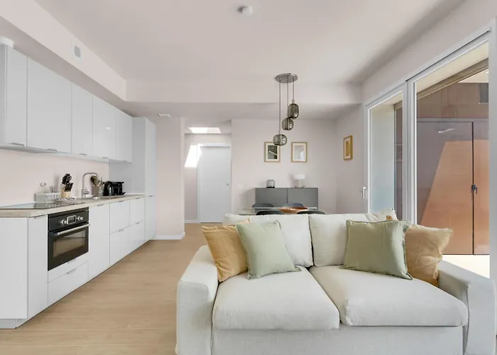 아파트 Airy With Balcony & Garage By Ndp Rent