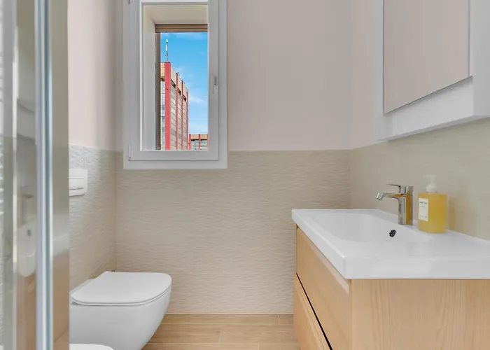 Airy With Balcony & Garage By Ndp Rent Apartament