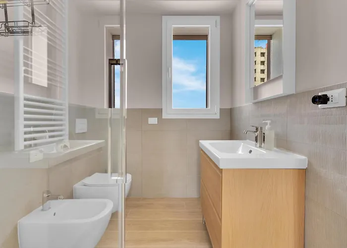 Airy With Balcony & Garage By Ndp Rent Apartment Mailand