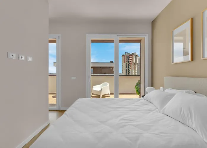 Airy With Balcony & Garage By Ndp Rent *