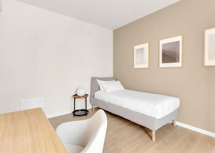 Airy With Balcony & Garage By Ndp Rent 아파트 *