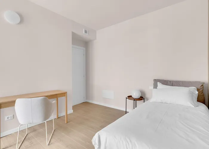 Airy With Balcony & Garage By Ndp Rent * 밀라노