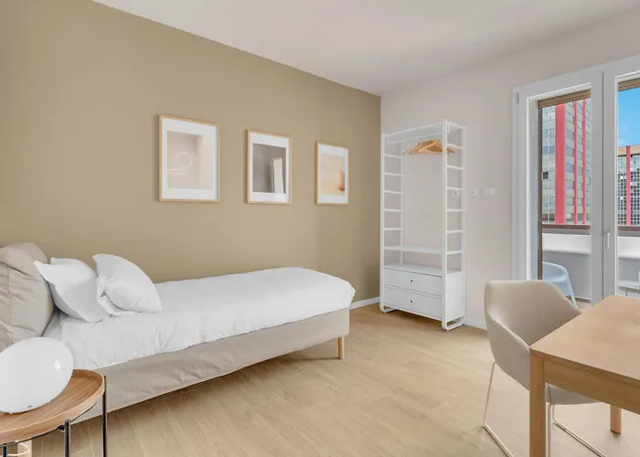 Airy With Balcony & Garage By Ndp Rent Apartment Mailand