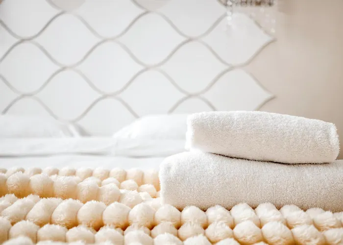 Hostmate - - Imperia's Pearl - Romolo Iulm *