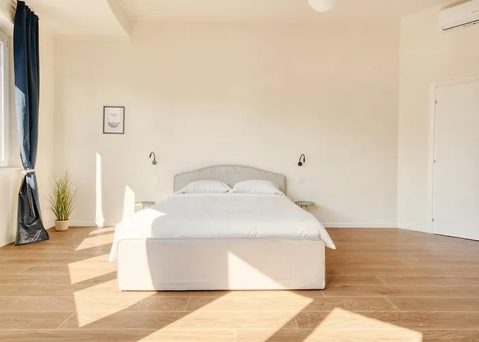 Hostmate - - Doria - Stazione *