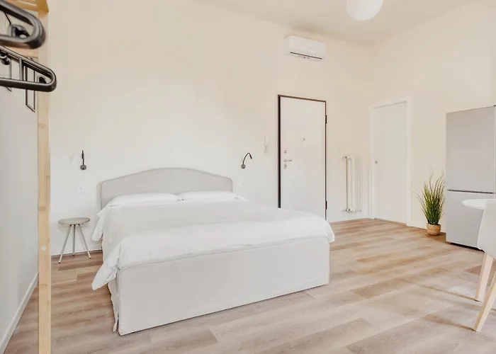 Hostmate - - Doria's Light - Stazione Apartment *