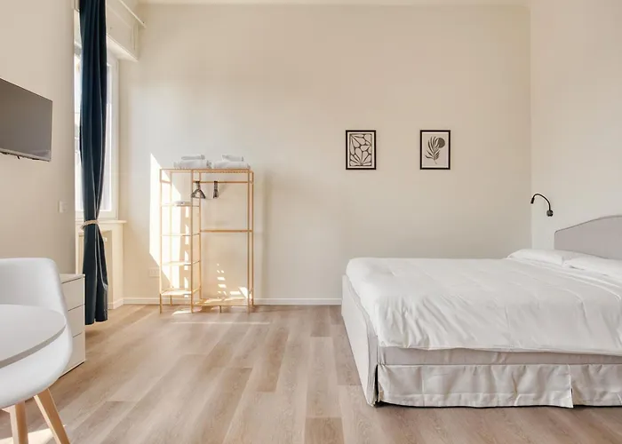 Hostmate - - Doria's Light - Stazione Apartment Milan