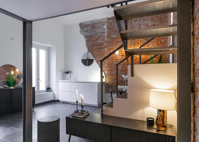 Youhosty - Design Isola Lejlighed *