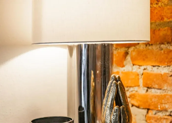 Youhosty - Design Isola *