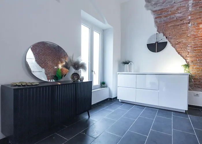 Youhosty - Design Isola *