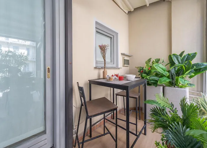 Sunny With Terrace In Center By Rentopolis