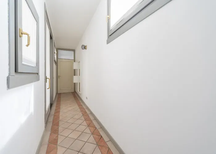 Sunny With Terrace In Center By Rentopolis