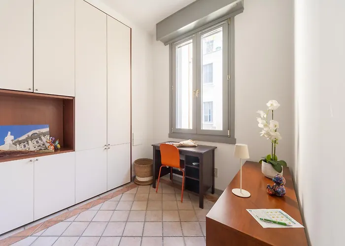 Sunny With Terrace In Center By Rentopolis Appartamento *