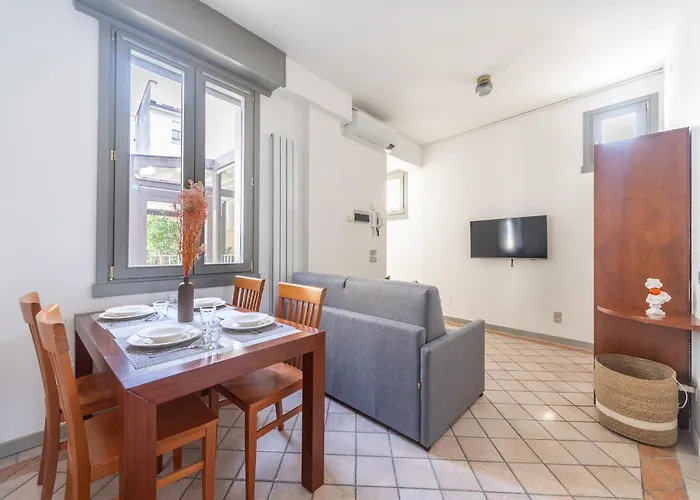 Sunny With Terrace In Center By Rentopolis Appartement Milaan