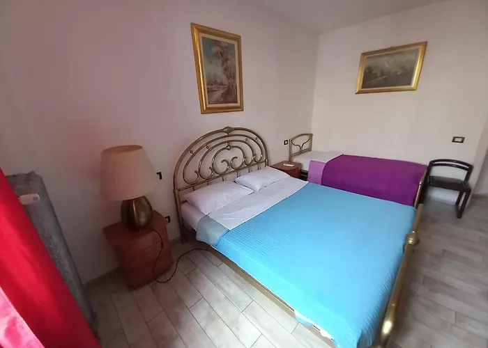 3 Station Free Parking *