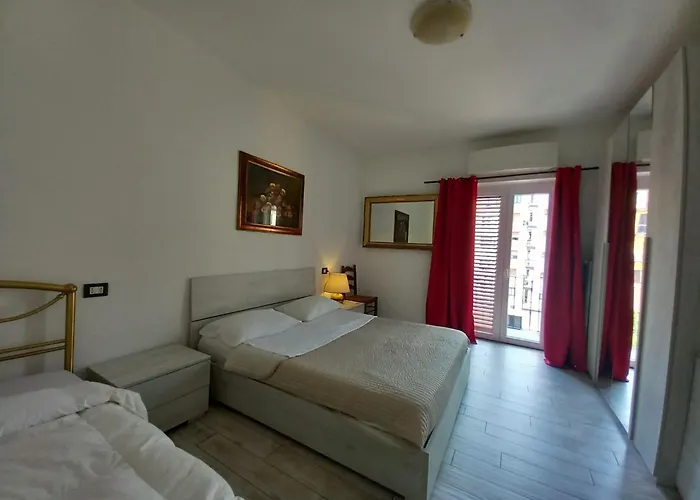 3 Station Free Parking Apartman Milánó