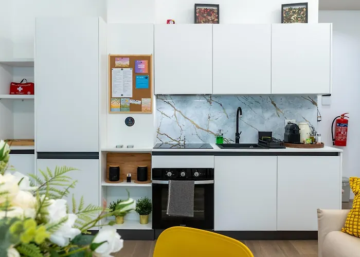 Teodorico Apartments - Quiet Garden View Apartment With Parking 公寓