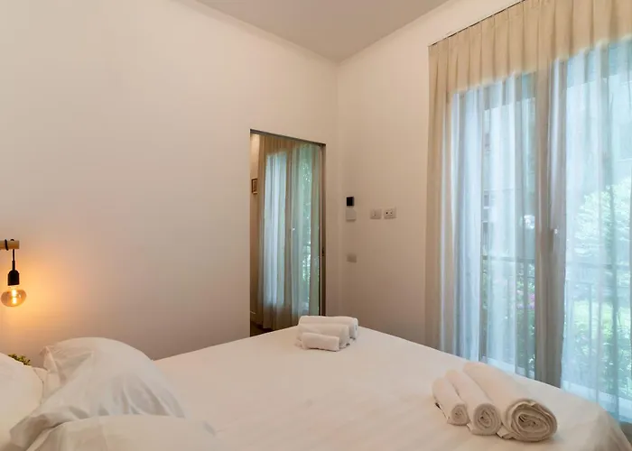 Teodorico Apartments - Quiet Garden View Apartment With Parking 米兰