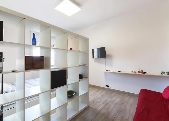 Cozy In Front Of Naviglio Grande *