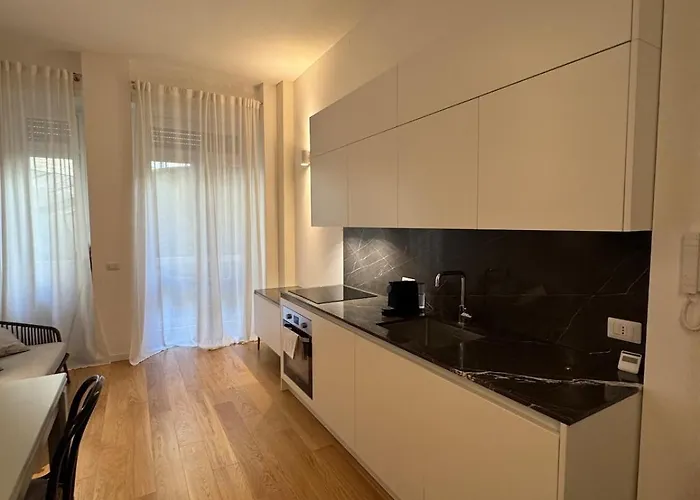 Luxury San Babila Apartman *