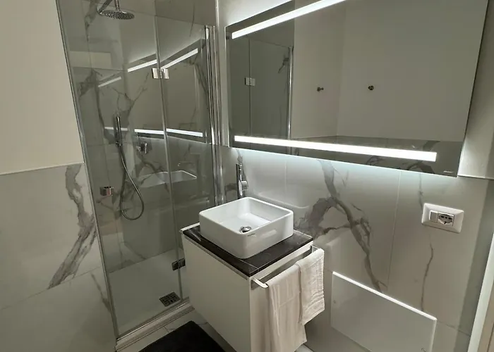 Luxury San Babila Apartman *