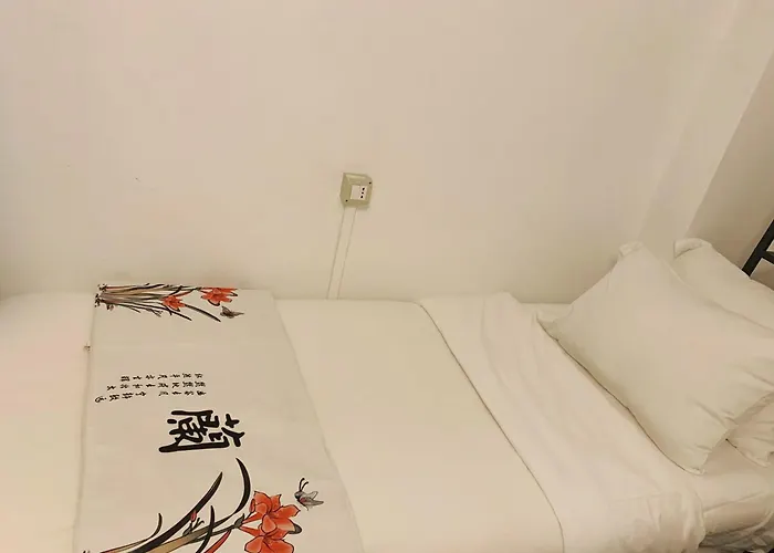 Alloggio in famiglia Quiet & Relaxing Place - 1 Min To Metro - Later Check-in After At 19 - Lgbt Friendly - Private & Shared - Ideal For Women - No People Do Not Respect The Time - No People Do Not For Sleep Before Midnight 24 Milano