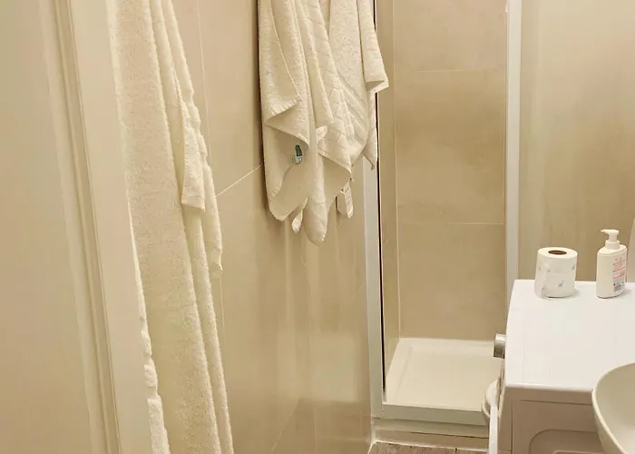 Quiet & Relaxing Place - 1 Min To Metro - Later Check-in After At 19 - Lgbt Friendly - Private & Shared - Ideal For Women - No People Do Not Respect The Time - No People Do Not For Sleep Before Midnight 24 *