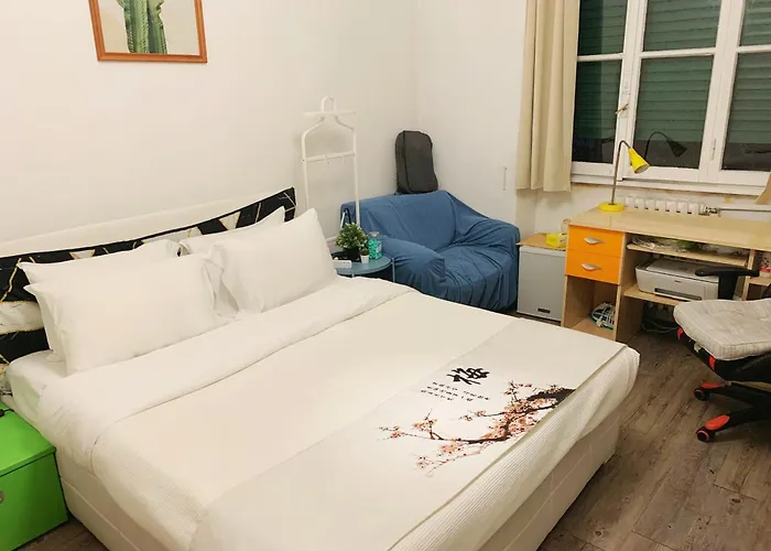 Quiet & Relaxing Place - 1 Min To Metro - Later Check-in After At 19 - Lgbt Friendly - Private & Shared - Ideal For Women - No People Do Not Respect The Time - No People Do Not For Sleep Before Midnight 24 בית אירוח