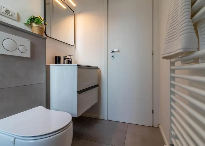 Unicredit And Bosco Verticale - Little House