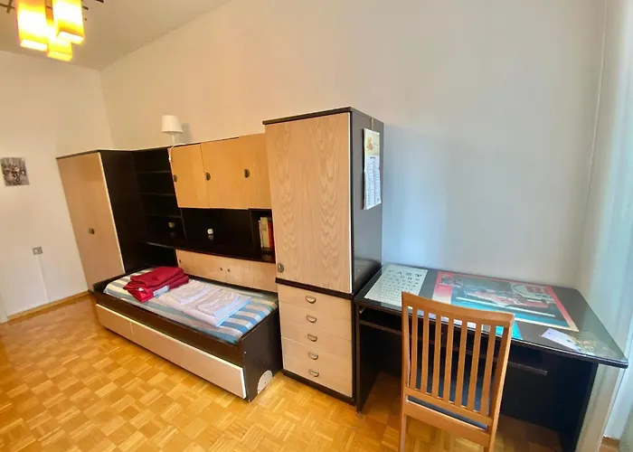 Apartment Beada Home, A Pochi Passi Dal Centro Storico E Da Navigli, Con Fermata Metropolitana Vicino Casa