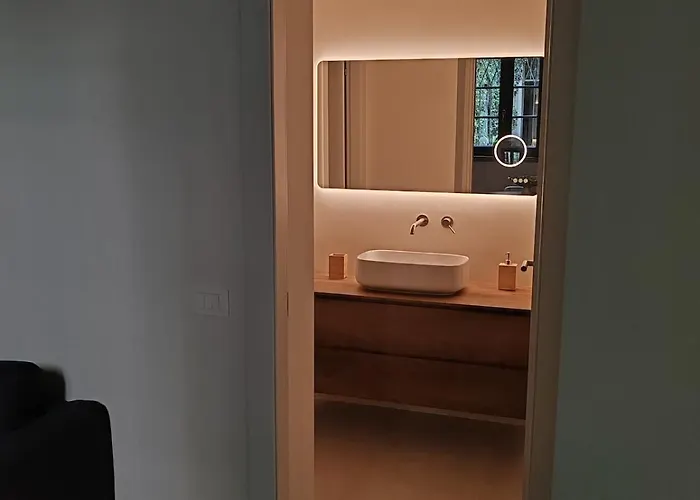 Apartment Secret Courtyard *