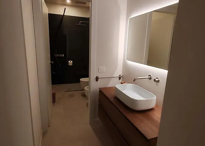 Secret Courtyard Apartment Milan