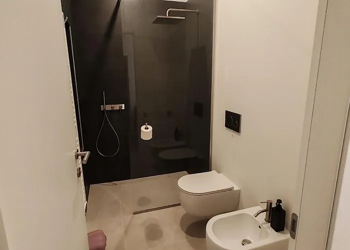 Apartment Secret Courtyard *