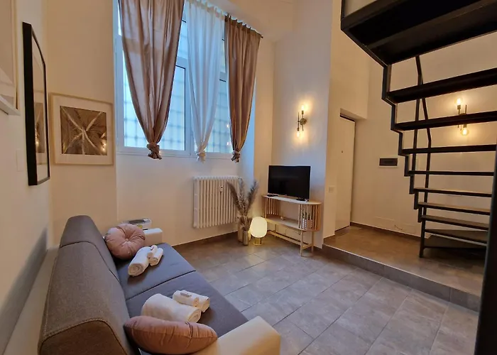 Reginamilanobnb In Porta Romana * Милан