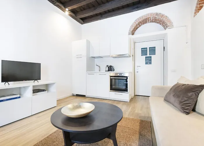 Easylife - - Balbo 10 - Bocconi * Milán